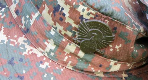 Badge on a cap of the Karabakh army. Photo by Alvard Grigoryan for the "Caucasian Knot" Badge on a cap of the Karabakh army. Photo by Alvard Grigoryan for the "Caucasian Knot"
