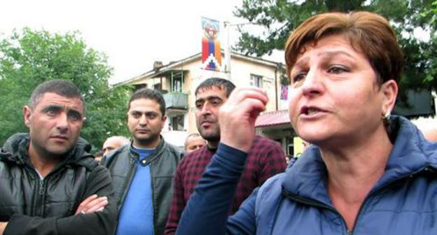 Participants of protest rally in Stepanakert, Nagorno-Karabakh, June 2, 2018. Photo by Alvard Grigoryan for the Caucasian Knot Participants of protest rally in Stepanakert, Nagorno-Karabakh, June 2, 2018. Photo by Alvard Grigoryan for the Caucasian Knot