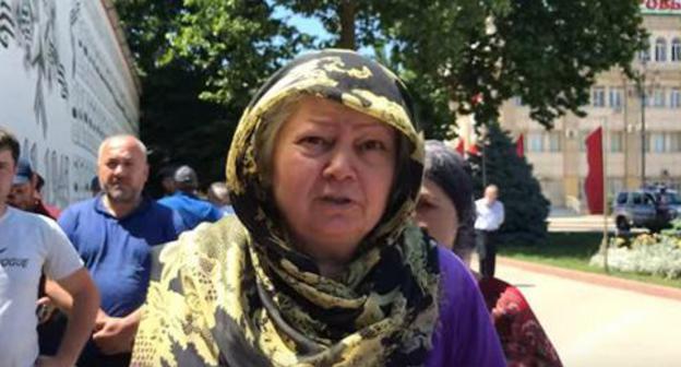 Rally by residents of multi-storey houses in Makhachkala, June 6, 2018. Screenshot from the Caucasian Knot video Rally by residents of multi-storey houses in Makhachkala, June 6, 2018. Screenshot from the Caucasian Knot video