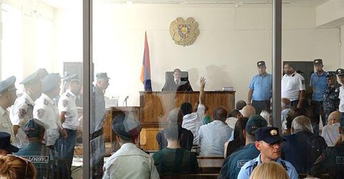 The session on the case of members of the "Sasna Tsrer". Photo © Sputnik / Aram Nersisyan https://ru.armeniasputnik.am/armenia/20170726/8086963/sud-reshil-nakazat-advokatov-sasna-crer.html The session on the case of members of the "Sasna Tsrer". Photo © Sputnik / Aram Nersisyan https://ru.armeniasputnik.am/armenia/20170726/8086963/sud-reshil-nakazat-advokatov-sasna-crer.html