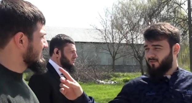 Khamzat Kadyrov (right). Screenshot from video by user prikolno 95 https://www.youtube.com/watch?v=tdrRvKUjVMI Khamzat Kadyrov (right). Screenshot from video by user prikolno 95 https://www.youtube.com/watch?v=tdrRvKUjVMI