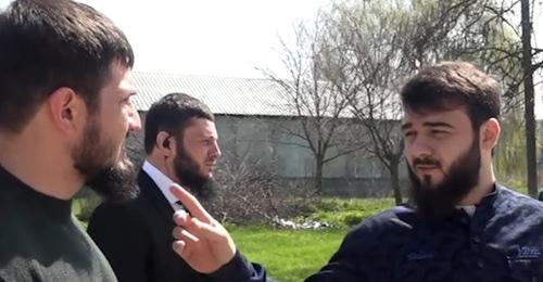 Khamzat Kadyrov (right). Screenshot from video by user prikolno 95 https://www.youtube.com/watch?v=tdrRvKUjVMI Khamzat Kadyrov (right). Screenshot from video by user prikolno 95 https://www.youtube.com/watch?v=tdrRvKUjVMI