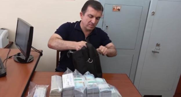 Vachagan Kazaryan after detention. Photo: screenshot of the video on YouTube NewsamChannel Vachagan Kazaryan after detention. Photo: screenshot of the video on YouTube NewsamChannel