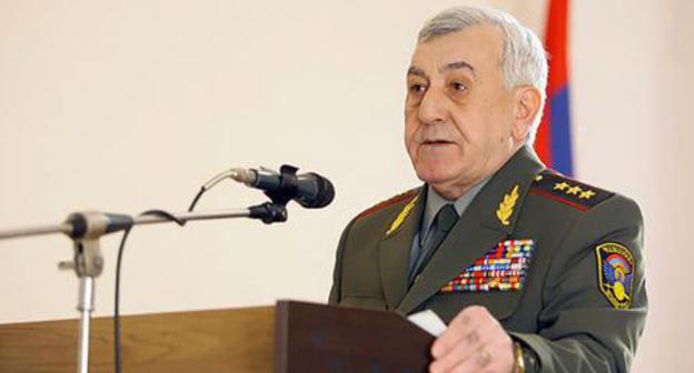 Mikael Harutyunyan. Photo © : official site of the MoD of RAhttps://ru.armeniasputnik.am/incidents/20180703/13015936/ehks-ministr-oborony-armenii-obyavlen-v-rozysk-po-delu-1-marta.html Mikael Harutyunyan. Photo © : official site of the MoD of RAhttps://ru.armeniasputnik.am/incidents/20180703/13015936/ehks-ministr-oborony-armenii-obyavlen-v-rozysk-po-delu-1-marta.html