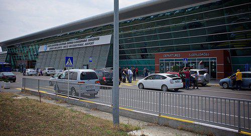 Tbilisi airport. Photo: © Sputnik / STRINGER
https://sputnik-georgia.ru/incidents/20180704/241096172/Grazhdanina-Rossii-zaderzhali-v-ajeroportu-Tbilisi.html
Tbilisi airport. Photo: © Sputnik / STRINGER
https://sputnik-georgia.ru/incidents/20180704/241096172/Grazhdanina-Rossii-zaderzhali-v-ajeroportu-Tbilisi.html
