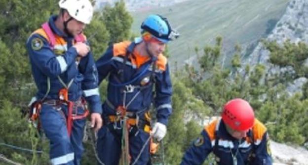Rescue operation in mountains. Photo: press service of the Russian Ministry for Emergencies for Karachay-Cherkessia Rescue operation in mountains. Photo: press service of the Russian Ministry for Emergencies for Karachay-Cherkessia