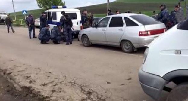 At the place of attack on road-and-patrol service officers, Ingushetia, May 12, 2017. Photo: press service of the National Antiterrorist Committee, http://nac.gov.ru At the place of attack on road-and-patrol service officers, Ingushetia, May 12, 2017. Photo: press service of the National Antiterrorist Committee, http://nac.gov.ru