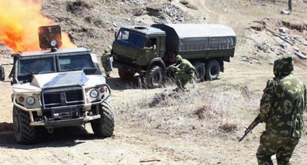 The military exercise. Photo: press office of the SMD https://ru.armeniasputnik.am/society/20180402/11208138/Russian-voennyh-sotni-edinic-tekhniki-provodyat-ucheniya-v-Armenia.html The military exercise. Photo: press office of the SMD https://ru.armeniasputnik.am/society/20180402/11208138/Russian-voennyh-sotni-edinic-tekhniki-provodyat-ucheniya-v-Armenia.html