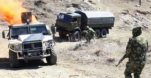 The military exercise. Photo: press office of the SMD https://ru.armeniasputnik.am/society/20180402/11208138/Russian-voennyh-sotni-edinic-tekhniki-provodyat-ucheniya-v-Armenia.html The military exercise. Photo: press office of the SMD https://ru.armeniasputnik.am/society/20180402/11208138/Russian-voennyh-sotni-edinic-tekhniki-provodyat-ucheniya-v-Armenia.html