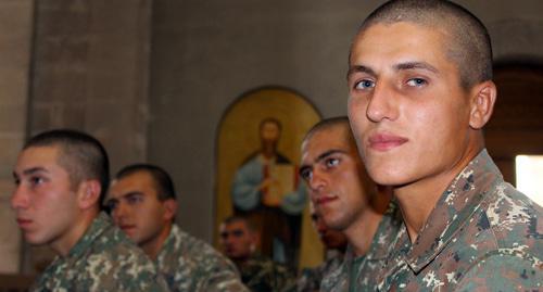 Soldiers before being baptized. Photo by Alvard Grigoryan for the Caucasian Knot Soldiers before being baptized. Photo by Alvard Grigoryan for the Caucasian Knot