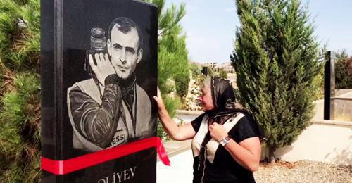 A commemoration of journalist Rasim Aliev was held in Baku. August 9, 2018. Photo by Parvana Bayramova for the "Caucasian Knot" A commemoration of journalist Rasim Aliev was held in Baku. August 9, 2018. Photo by Parvana Bayramova for the "Caucasian Knot"