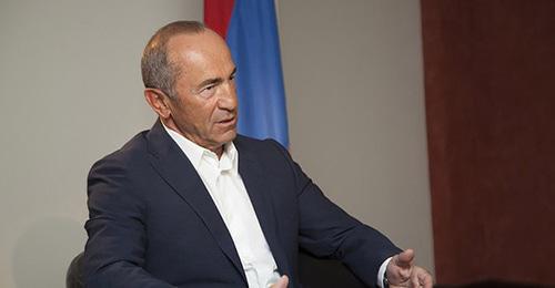 Robert Kocharyan. Photo © administration of Robert Kocharyan
https://ru.armeniasputnik.am/politics/20180802/13621852/bez-prava-na-svidanie-v-kakih-usloviyah-soderzhitsya-ehks-prezident-armenia-robert-kocharyan.html Robert Kocharyan. Photo © administration of Robert Kocharyan
https://ru.armeniasputnik.am/politics/20180802/13621852/bez-prava-na-svidanie-v-kakih-usloviyah-soderzhitsya-ehks-prezident-armenia-robert-kocharyan.html