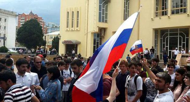 Participants of an anti-corruption rally in Makhachkala. June 12, 2017. Photo by Murad Muradov for the "Caucasian Knot" Participants of an anti-corruption rally in Makhachkala. June 12, 2017. Photo by Murad Muradov for the "Caucasian Knot"