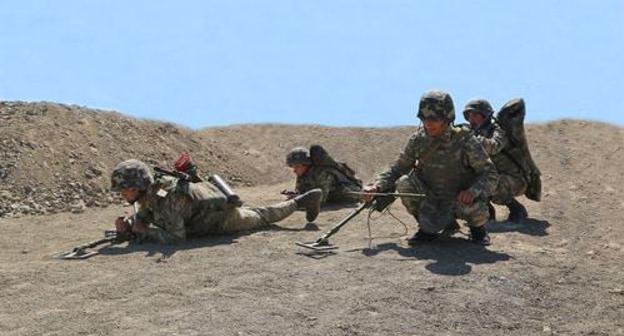 Azerbaijani servicemen, September 1, 2018. Photo: https://mod.gov.az//images/gallery/881d04d3cd5f44298a010c2ba6b9d2a7.jpg Azerbaijani servicemen, September 1, 2018. Photo: https://mod.gov.az//images/gallery/881d04d3cd5f44298a010c2ba6b9d2a7.jpg