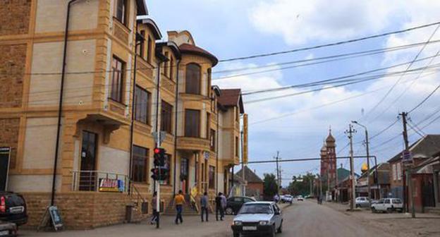 Shali street, Chechnya. Photo: Shaliets https://ru.wikipedia.org/wiki/Шали#/media/File:Город_Шали.jpg Shali street, Chechnya. Photo: Shaliets https://ru.wikipedia.org/wiki/Шали#/media/File:Город_Шали.jpg