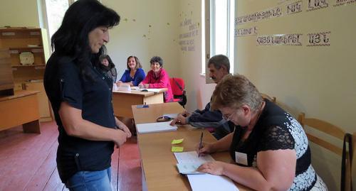 Voter at a polling station in Nagorno-Karabakh. Photo by Alvard Grigoryan for the Caucasian Knot Voter at a polling station in Nagorno-Karabakh. Photo by Alvard Grigoryan for the Caucasian Knot