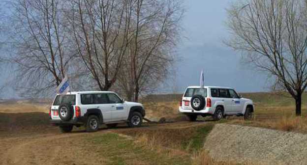 OSCE monitoring at the contact line in Nagorno-Karabakh. Photo: https://mod.gov.az/ru/news/na-linii-soprikosnoveniya-vojsk-azerbajdzhana-i-armenii-budet-proveden-ocherednoj-monitoring-24123.html OSCE monitoring at the contact line in Nagorno-Karabakh. Photo: https://mod.gov.az/ru/news/na-linii-soprikosnoveniya-vojsk-azerbajdzhana-i-armenii-budet-proveden-ocherednoj-monitoring-24123.html