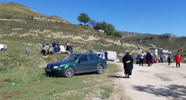 Residents of the village of Kendelen. September 19, 2018. Photo by Lyudmila Maratova for the "Caucasian Knot" Residents of the village of Kendelen. September 19, 2018. Photo by Lyudmila Maratova for the "Caucasian Knot"