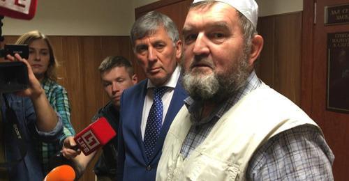 Imam Makhmud Velitov (on the right). Screenshot of the video by the user БИЗНЕС Online
https://www.youtube.com/watch?v=xQC_tbPJ0Vg Imam Makhmud Velitov (on the right). Screenshot of the video by the user БИЗНЕС Online
https://www.youtube.com/watch?v=xQC_tbPJ0Vg
