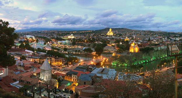 Tbilisi. Photo: Vladimer Shioshvili - Flickr: Tbilisi sunset https://ru.wikipedia.org Tbilisi. Photo: Vladimer Shioshvili - Flickr: Tbilisi sunset https://ru.wikipedia.org