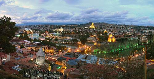 Tbilisi. Photo: Vladimer Shioshvili - Flickr: Tbilisi sunset https://ru.wikipedia.org Tbilisi. Photo: Vladimer Shioshvili - Flickr: Tbilisi sunset https://ru.wikipedia.org