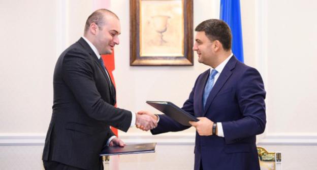 The Georgian and Ukranian Prime Ministers, Mamuka Bakhtadze and Vladimir Groisman. October 5, 2018. Photo from the website of the Ukrainian administration https://www.kmu.gov.ua/ua The Georgian and Ukranian Prime Ministers, Mamuka Bakhtadze and Vladimir Groisman. October 5, 2018. Photo from the website of the Ukrainian administration https://www.kmu.gov.ua/ua
