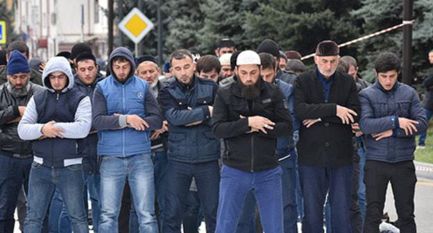 Rally participants praying, Magas, October 7, 2018. Photo is provided to the Caucasian Knot by Yakub Gogiev Rally participants praying, Magas, October 7, 2018. Photo is provided to the Caucasian Knot by Yakub Gogiev