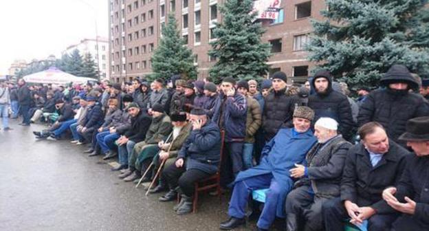 Residents of Ingushetia gathered before the Friday namaz (prayer). Photo https://www.facebook.com/zariffeli/posts/1953430038047640 Residents of Ingushetia gathered before the Friday namaz (prayer). Photo https://www.facebook.com/zariffeli/posts/1953430038047640