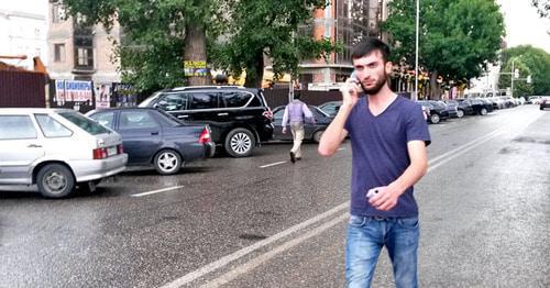 A passerby in Grozny. Photo by the "Caucasian Knot" correspondent A passerby in Grozny. Photo by the "Caucasian Knot" correspondent