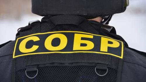 A law enforcer. Photo http://rosgvard.ru/ru/news/article/rosgvardiya-pokazala-kuxnyu-boevoj-raboty-otryadov-sobr-i-snajperov-prekrasnogo-pola A law enforcer. Photo http://rosgvard.ru/ru/news/article/rosgvardiya-pokazala-kuxnyu-boevoj-raboty-otryadov-sobr-i-snajperov-prekrasnogo-pola