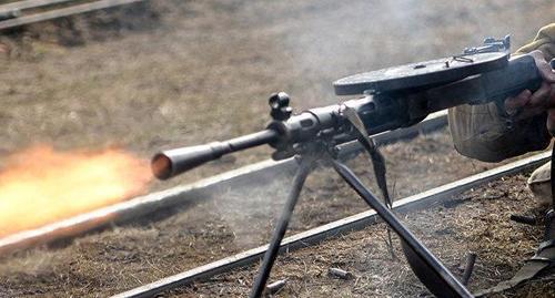 Automatic firearm. Photo: © Sputnik / Konstantin Chalabov, https://sputnik.az/karabakh/20170404/409638506/azerbaycanli-herbci-ermeni-zabitlerini-mehv-edib.html Automatic firearm. Photo: © Sputnik / Konstantin Chalabov, https://sputnik.az/karabakh/20170404/409638506/azerbaycanli-herbci-ermeni-zabitlerini-mehv-edib.html