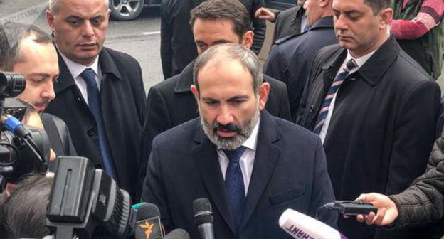 Nikol Pashinyan. Photo Sputnik / Aram Nersesyan ,
https://ru.armeniasputnik.am/politics/20181128/15911833/pashinyan-prokommentiroval-vopros-vozvrashcheniya-iz-azerbajdzhana-karena-kazaryana.html Nikol Pashinyan. Photo Sputnik / Aram Nersesyan ,
https://ru.armeniasputnik.am/politics/20181128/15911833/pashinyan-prokommentiroval-vopros-vozvrashcheniya-iz-azerbajdzhana-karena-kazaryana.html