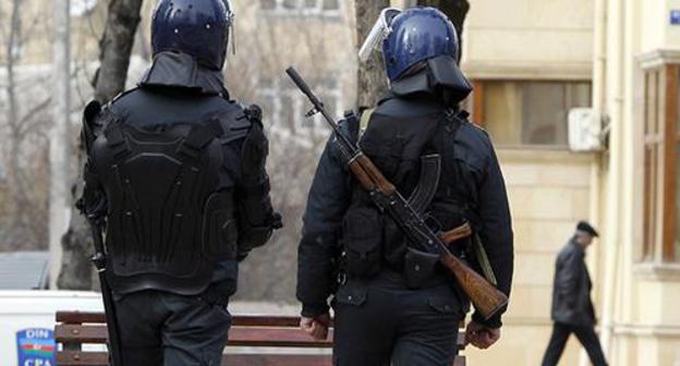 Policemen, Baku. Photo: REUTERS/David Mdzinarishvili Policemen, Baku. Photo: REUTERS/David Mdzinarishvili