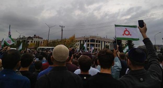 Ingush activists take part in protest rally against agreement on Chechen-Ingush border. Photo: Umar Yovloi for the Caucasian Knot Ingush activists take part in protest rally against agreement on Chechen-Ingush border. Photo: Umar Yovloi for the Caucasian Knot
