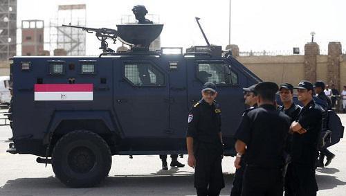 Special forces agents in Cairo. Photo: REUTERS/Amr Abdallah Dalsh Special forces agents in Cairo. Photo: REUTERS/Amr Abdallah Dalsh