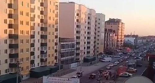 The wedding cortege moving along the city streets. Screenshot of the video https://www.instagram.com/p/Bo4aGptgnyF/?taken-by=chp_krd The wedding cortege moving along the city streets. Screenshot of the video https://www.instagram.com/p/Bo4aGptgnyF/?taken-by=chp_krd