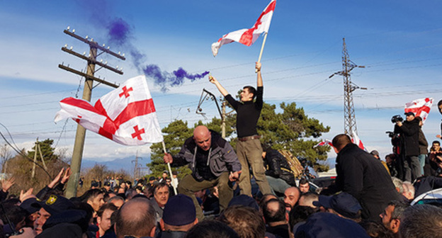 Clashes of opposition activists and policemen, December 16, 2018. Photo: REUTERS/David Chkhikvishvili Clashes of opposition activists and policemen, December 16, 2018. Photo: REUTERS/David Chkhikvishvili