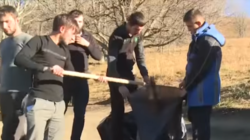 Community unpaid work in a district of Chechnya. Screenshot of the video by the Grozny TV channel https://www.youtube.com/watch?v=bK0CoeS1RPc Community unpaid work in a district of Chechnya. Screenshot of the video by the Grozny TV channel https://www.youtube.com/watch?v=bK0CoeS1RPc
