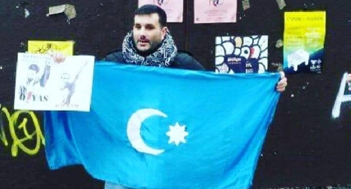 Azad Gasanov at a protest action in Baku. Photo: http://www.contact.az/ext/news/2018/10/free/Social/ru/75767.htm