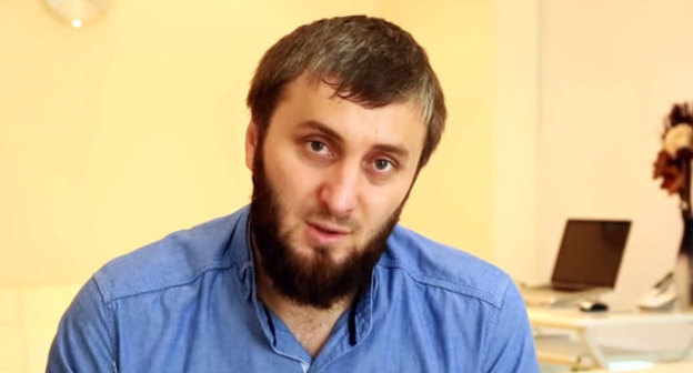 Abu Umar Sasitlinsky, a preacher from Dagestan, in Syria. Photo: screenshot of the video by UmaraskhabM
https://www.youtube.com/watch?v=BI8unxcXw3Q Abu Umar Sasitlinsky, a preacher from Dagestan, in Syria. Photo: screenshot of the video by UmaraskhabM
https://www.youtube.com/watch?v=BI8unxcXw3Q