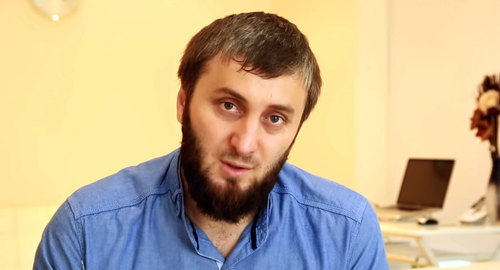 Abu Umar Sasitlinsky, a preacher from Dagestan, in Syria. Photo: screenshot of the video by UmaraskhabM
https://www.youtube.com/watch?v=BI8unxcXw3Q Abu Umar Sasitlinsky, a preacher from Dagestan, in Syria. Photo: screenshot of the video by UmaraskhabM
https://www.youtube.com/watch?v=BI8unxcXw3Q
