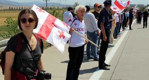 Participants of action in memory of victims of the five-day war, Georgia, August 8, 2017. Photo by Inna Kukudzhanova for the Caucasian Knot Participants of action in memory of victims of the five-day war, Georgia, August 8, 2017. Photo by Inna Kukudzhanova for the Caucasian Knot