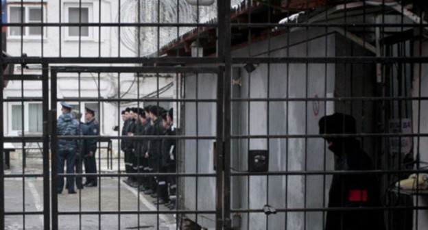 Prisoners and guards in a correctional facility. Photo: Yelena Sineok, Yuga.ru Prisoners and guards in a correctional facility. Photo: Yelena Sineok, Yuga.ru
