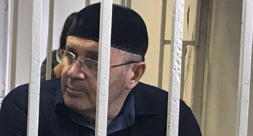 Oyub Titiev at the court. December 2018. Photo by Patimat Makhmudova for the "Caucasian Knot" Oyub Titiev at the court. December 2018. Photo by Patimat Makhmudova for the "Caucasian Knot"