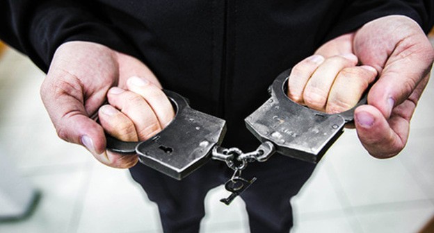 Handcuffs. Photo: Denis Yakovlev / Yugopolis Handcuffs. Photo: Denis Yakovlev / Yugopolis