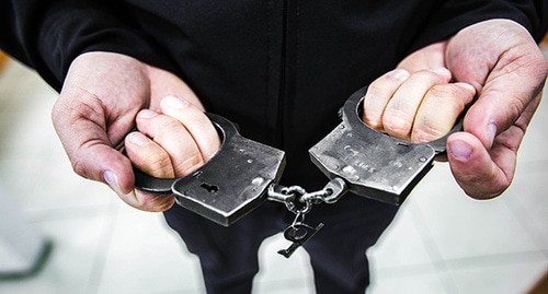 Handcuffs. Photo: Denis Yakovlev / Yugopolis Handcuffs. Photo: Denis Yakovlev / Yugopolis