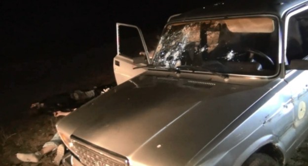 A shelled car in a highway in the Karabudakhkent District of Dagestan. Photo by the press service of the Russian National Antiterrorist Committee http://nac.gov.ru/hronika-sobytiy/v-dagestane-v-hode-boestolknoveniya-neytralizovany-troe-banditov.html#&gid=1&pid=2" A shelled car in a highway in the Karabudakhkent District of Dagestan. Photo by the press service of the Russian National Antiterrorist Committee http://nac.gov.ru/hronika-sobytiy/v-dagestane-v-hode-boestolknoveniya-neytralizovany-troe-banditov.html#&gid=1&pid=2"