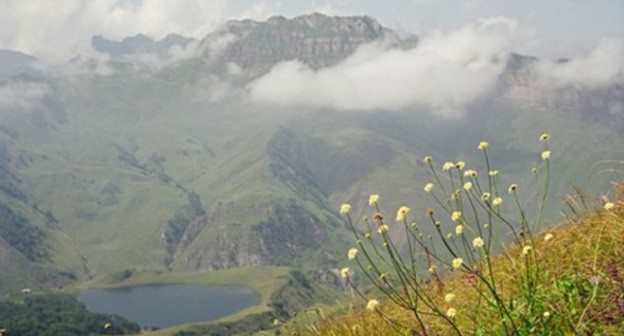 A lake in the Galanchozh District. Photo: https://commons.wikimedia.org/wiki/File:Lake-Galanchoj_2005_CHECHENIA..jpg?uselang=ru A lake in the Galanchozh District. Photo: https://commons.wikimedia.org/wiki/File:Lake-Galanchoj_2005_CHECHENIA..jpg?uselang=ru