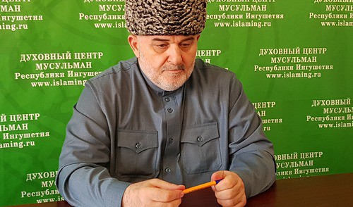 Isa Khamkhoev. Photo by the press service of the Muftiyat of Ingushetia http://muftiyatri.ru/2018/09/03/совещание-в-дцм-ри-03-09-2018-г/ Isa Khamkhoev. Photo by the press service of the Muftiyat of Ingushetia http://muftiyatri.ru/2018/09/03/совещание-в-дцм-ри-03-09-2018-г/