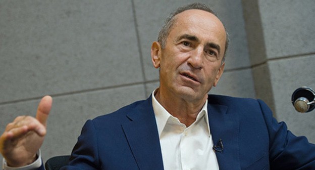Robert Kocharyan. Photo: © Sputnik / Asatur Yesayantshttps://ru.armeniasputnik.am/society/20181119/15758805/est-o-chem-rasskazat-obnarodovany-otryvki-iz-temperamentnoj-knigi-roberta-kocharyana.html Robert Kocharyan. Photo: © Sputnik / Asatur Yesayantshttps://ru.armeniasputnik.am/society/20181119/15758805/est-o-chem-rasskazat-obnarodovany-otryvki-iz-temperamentnoj-knigi-roberta-kocharyana.html